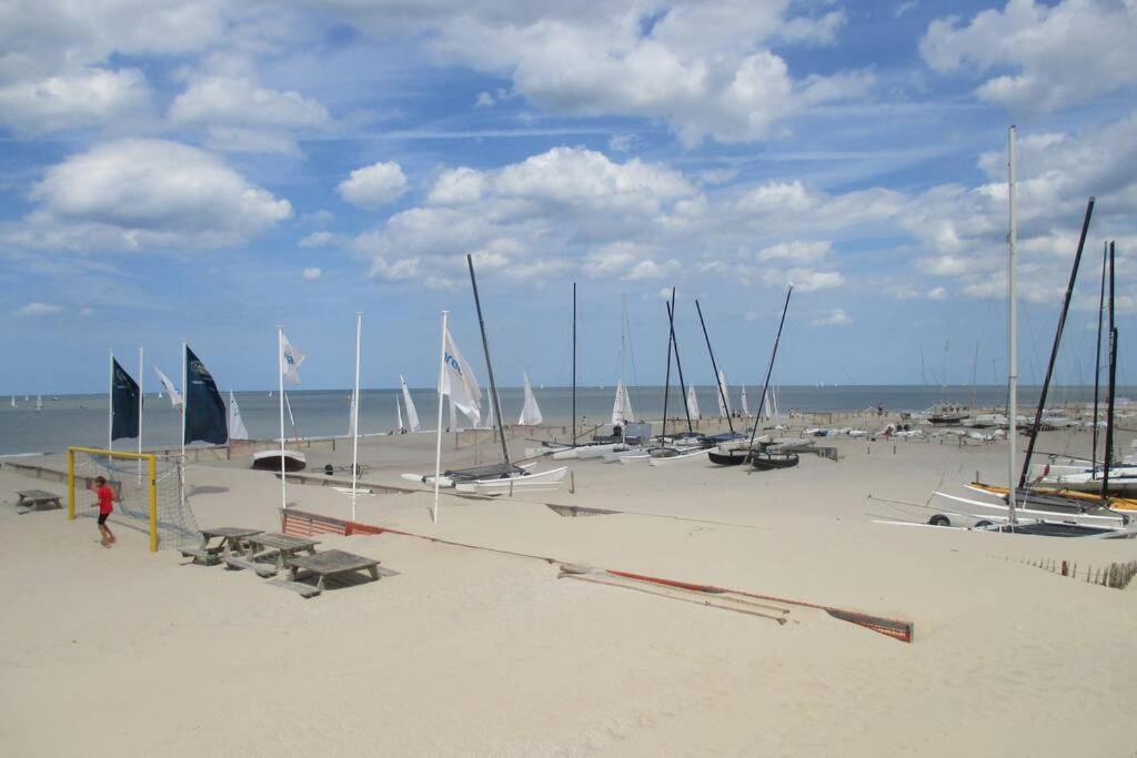 Appartement Residentie Astrid Met Private Parking 브레데네 외부 사진