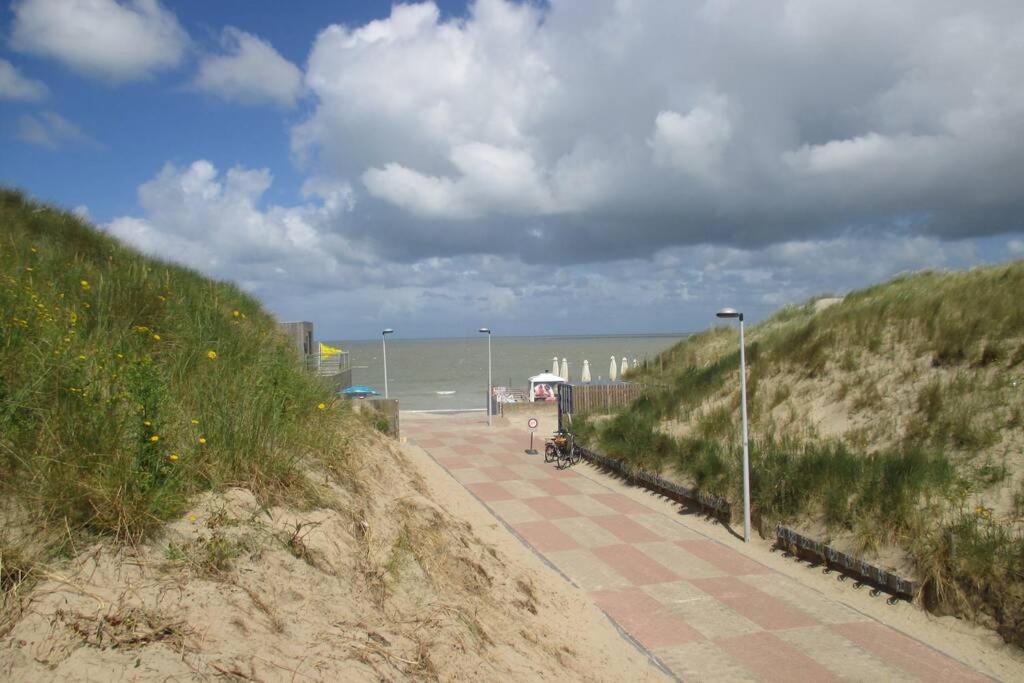 Appartement Residentie Astrid Met Private Parking 브레데네 외부 사진